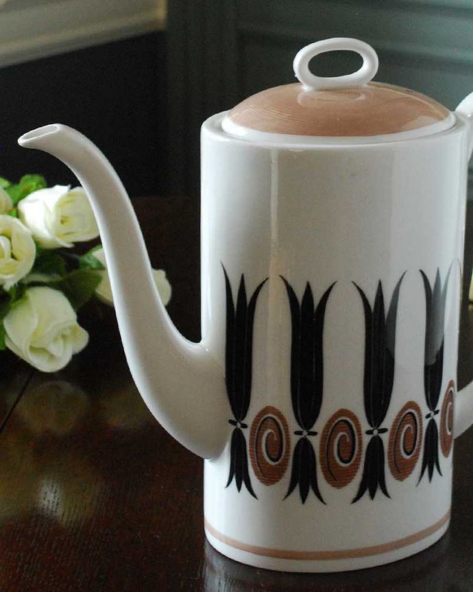 スージークーパー　アンティーク雑貨　スージークーパーのアンティークティーポット（コリンティアン）。お茶の時間に欠かせないティーポット紅茶を愛する英国のお茶の時間に欠かせない陶磁器のティーポット。(m-2463-z)