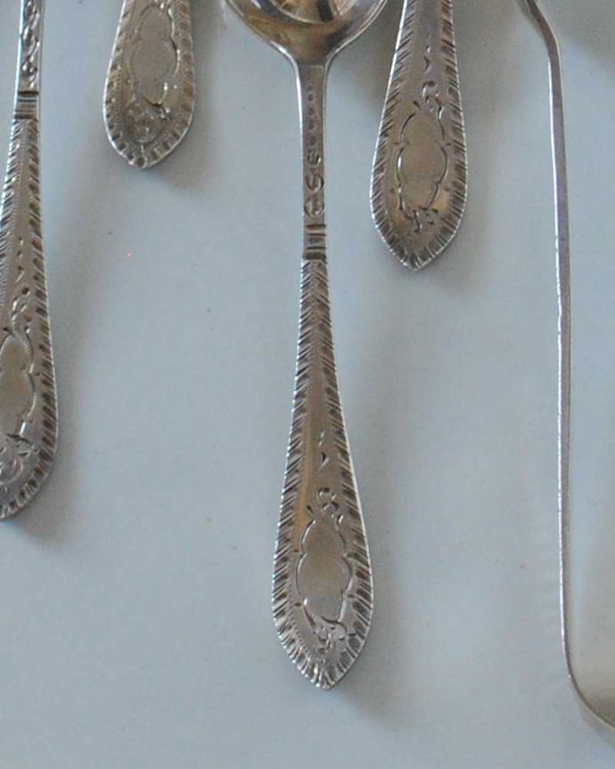 英国で見つけた純銀カトラリーセット、シェフィールド製のアンティークスプーン＆トングセット