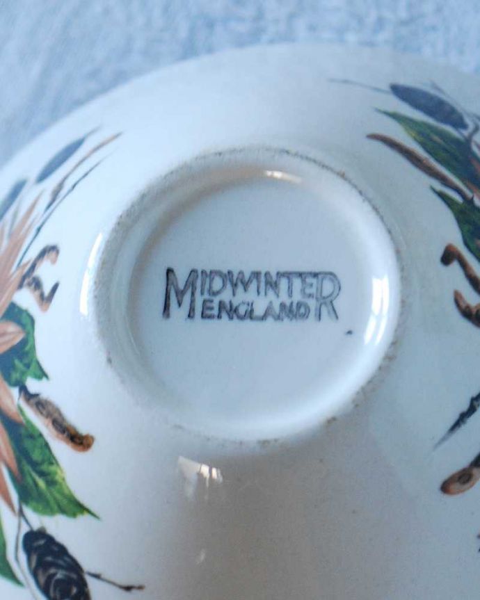アンティーク 陶磁器の雑貨　アンティーク雑貨　シックなお花のデザインが素敵なミッドウィンター社のアンティークシュガーボール。裏側のポーセリンマーク製造メーカー保証の意味がこもった窯印、ポーセリンマークがあります。(m-2633-z)