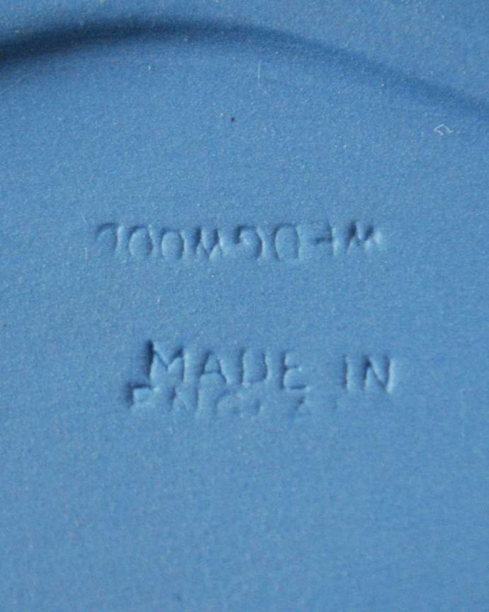 アンティーク 陶磁器の雑貨　アンティーク雑貨　アンティークのジャスパーウェア、ペールブルーのウェッジウッドトレイ（Wedgwood）。裏側には品質の証ひっくり返して見ると、ウェッジウッドのマークを見つけることが出来ます。(m-2734-z)