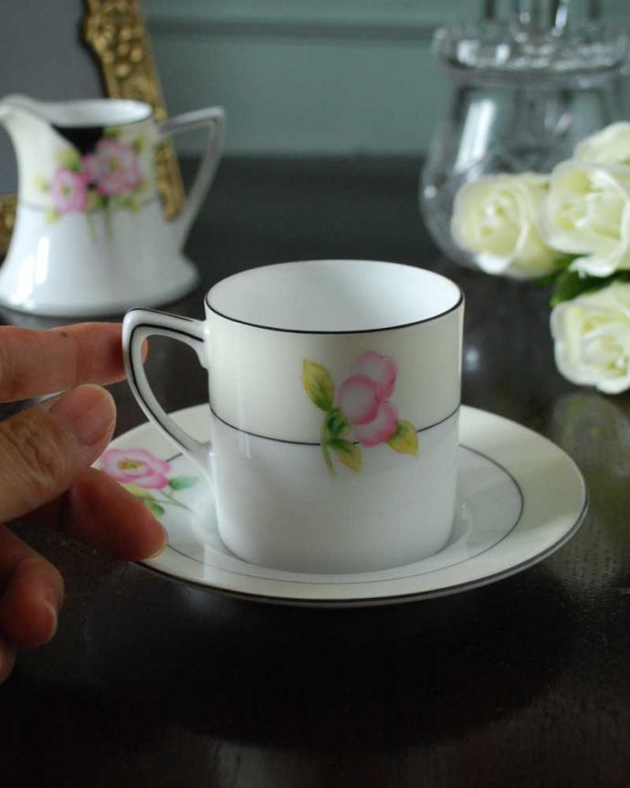アンティーク 陶磁器の雑貨　アンティーク雑貨　イギリスから戻ってきたアンティーク、ピンクのお花が可愛いマルキ印のオールドノリタケのカップ＆ソーサー。お茶の時間をもっと優雅に･･･眺めているだけじゃもったいないので、実用的に使って下さい。(m-2937-z)