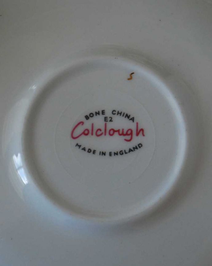 アンティーク 陶磁器の雑貨　アンティーク雑貨　英国で見つけたアンティークカップ＆ソーサー、ピンクローズのColclough （コルクラフ）。裏側には品質の証製造メーカー保証の意味がこもった窯印、ポーセリンマークがあります。(m-2950-z)