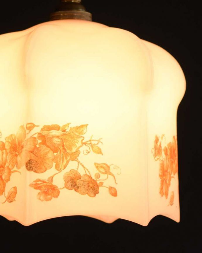 ペンダントライト　照明・ライティング　イギリスで見つけたお花のアンティークランプシェード（コード・シャンデリア電球・ギャラリーなし）。。(m-3037-z)