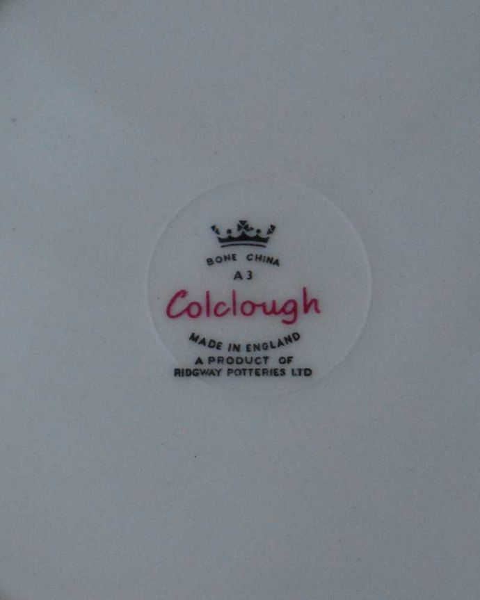 アンティーク 陶磁器の雑貨　アンティーク雑貨　英国で見つけたアンティークBBプレート、ピンクローズのColclough （コルクラフ） 。裏側には品質の証製造メーカー保証の意味がこもった窯印、ポーセリンマークがあります。(m-3077-z)