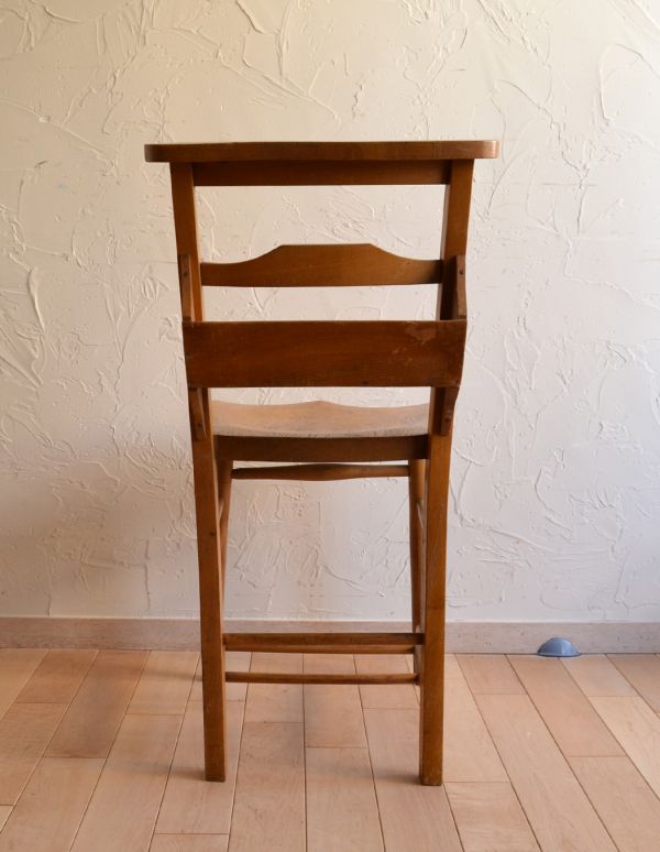 板座面　アンティーク チェア　ナチュラルなアンティークの椅子、ラダーバックのチャーチチェア。後ろ姿も絵になるチャーチチェア。(m-319-c)