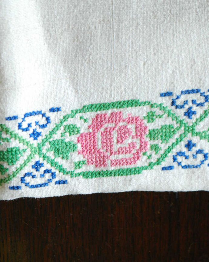薔薇＆イニシャルの刺繍入りのアンティークハンガリーリネン
