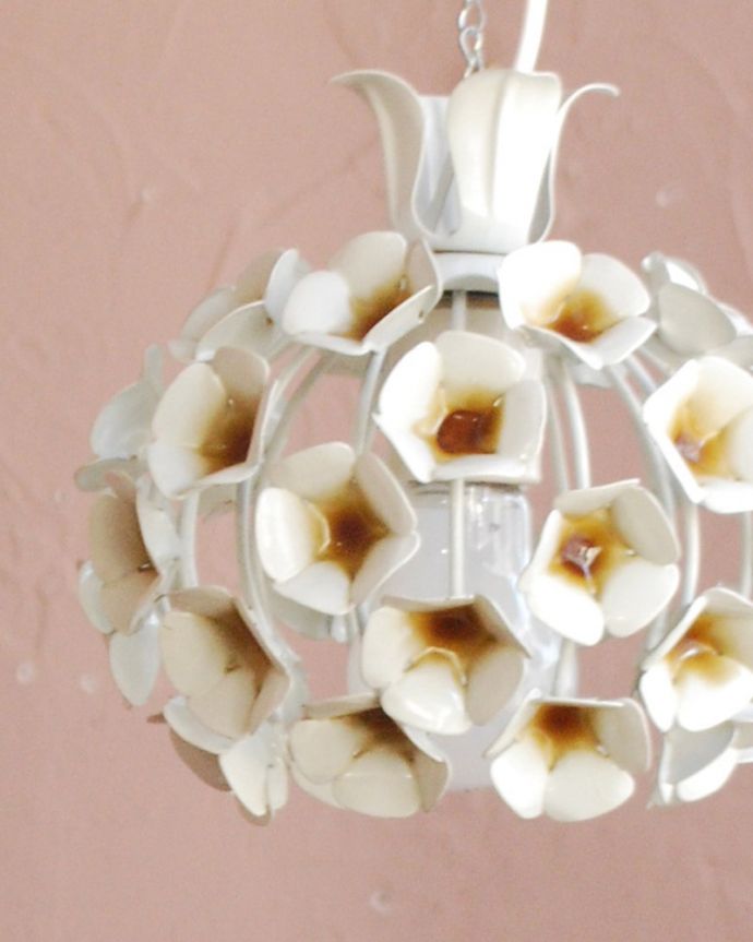 シャンデリア　照明・ライティング　小さなお花がいっぱい咲いているアンティークシャンデリア(1灯)（E26・40W電球付き）。。(m-3471-z)