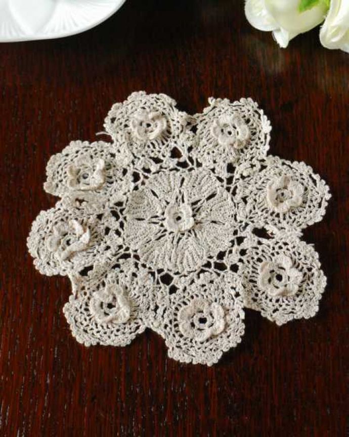 立体お花のかぎ針編みが可愛い フランスのアンティークドイリー M 3526 Z アンティーク雑貨