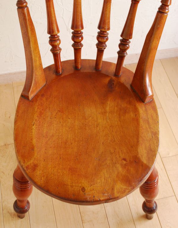 海外製らしいアンティークの椅子、おしゃれなキッチンチェア(m-356-c 