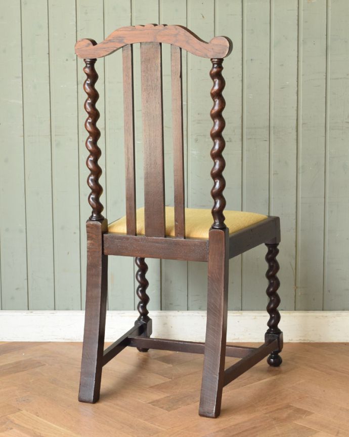 イギリスのアンティークチェア、贅沢なほどに美しいバリーシュガーツイストの英国椅子
