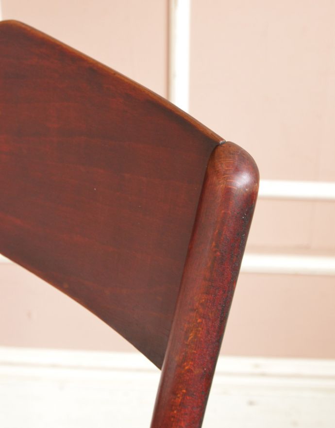 ベントウッドチェア　アンティーク チェア　イギリスから届いたアンティーク椅子、木製のベントウッドチェア（トーネットチェア）。木目や色は1脚1脚微妙に違いますが、どれもキレイに仕上げています。(m-380-c)