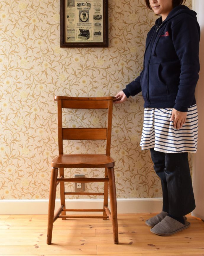 チャーチチェア　アンティーク チェア　イギリス輸入のアンティーク椅子、木製のチャペルチェア。私が初めて家に連れて帰ってきたアンティークもチャーチチェア。(m-405-c)