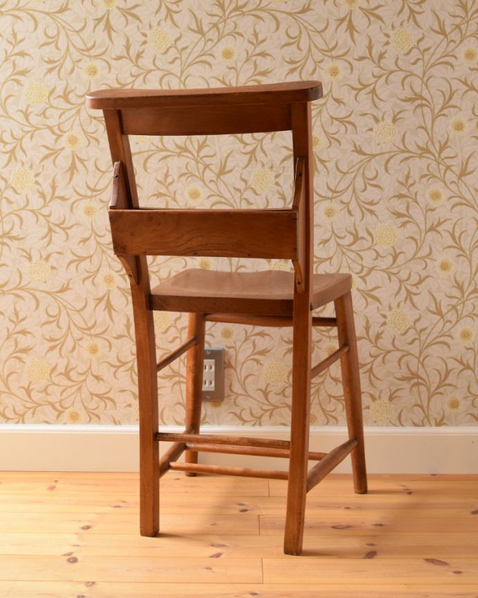 チャーチチェア　アンティーク チェア　イギリス輸入のアンティーク椅子、木製のチャペルチェア。後ろ姿も絵になっちゃう。(m-405-c)
