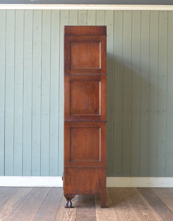 アンティークのキャビネット　アンティーク家具　アンティークの英国家具、ステンドグラス扉のスタッキングブックケース。木製で丈夫です。(m-411-f)