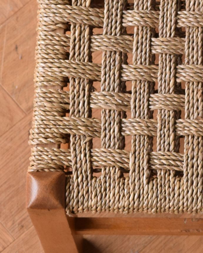 キッチンチェア　アンティーク チェア　イギリス輸入のアンティーク椅子、珍しい編み座のチャイルドチェアー。北欧の家具にも合わせやすいペーパーコードの座面です。(m-425-c)