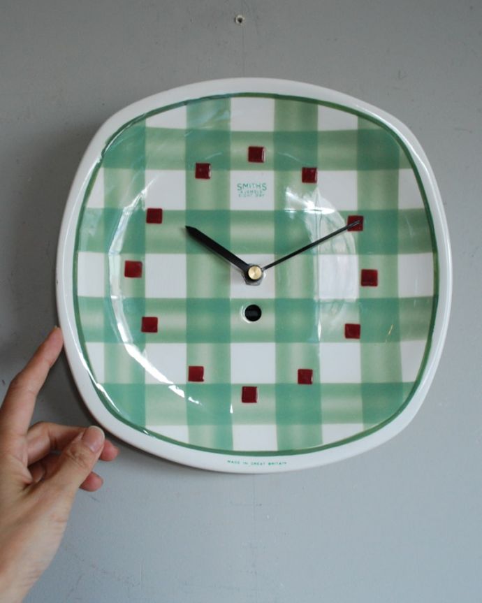 アンティーク その他の雑貨　アンティーク雑貨　スミス社（SMITH）×T.G.GREEN社のコラボ、アンティークの壁掛け時計（ウォールクロック）　大きさはコレくらいですグリーンのギンガムチェックが可愛い壁掛け時計です。(m-4269-z)