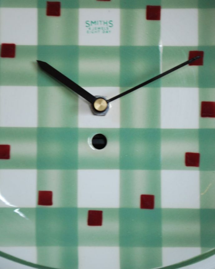 アンティーク雑貨　スミス掛け時計レッド　アンティークらしい独特のデザインアンティークなので多少のキズ・汚れがある場合があります。(m-4268-z)