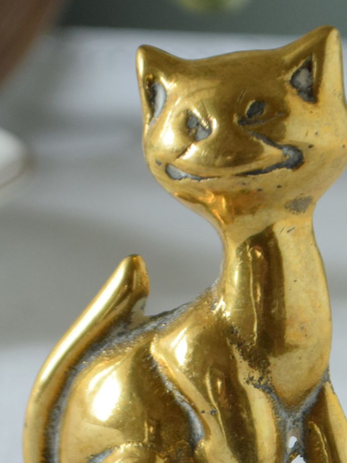 アンティークのブラスオブジェ、イギリスで見つけた小さな真鍮のネコ（猫）