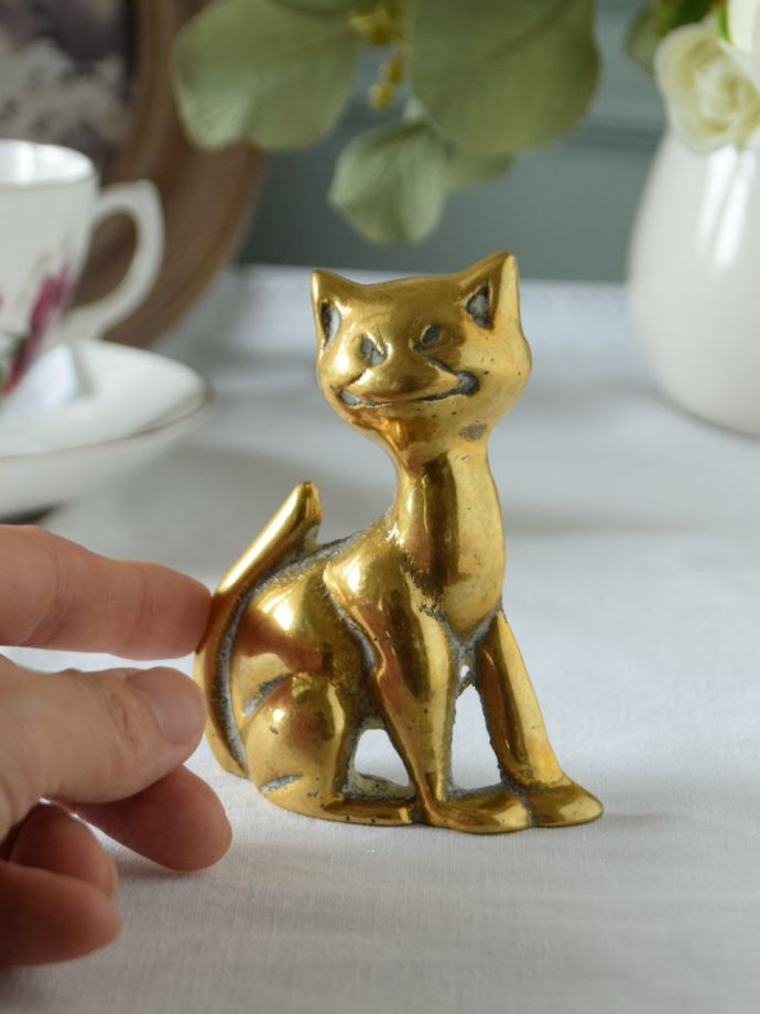 アンティークのブラスオブジェ、イギリスで見つけた小さな真鍮のネコ