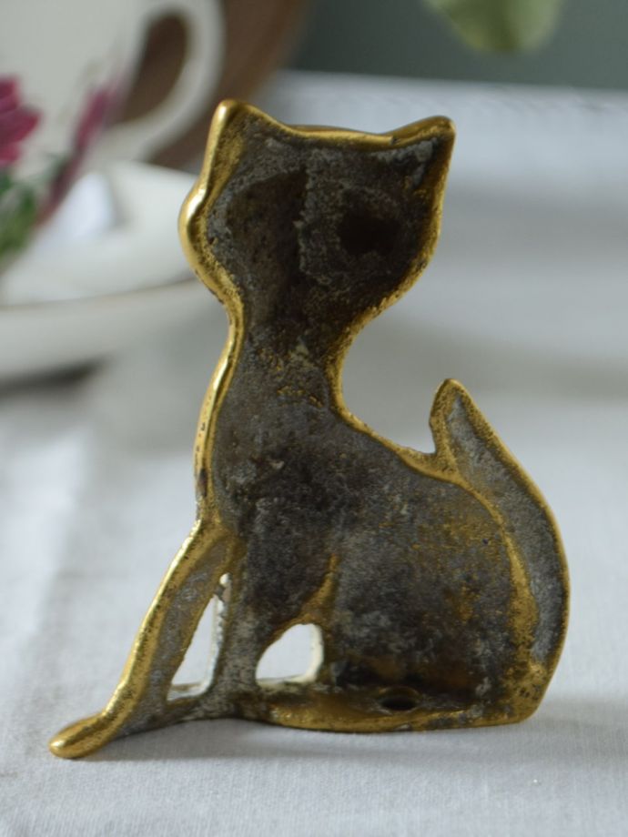 アンティークのブラスオブジェ、イギリスで見つけた小さな真鍮のネコ 