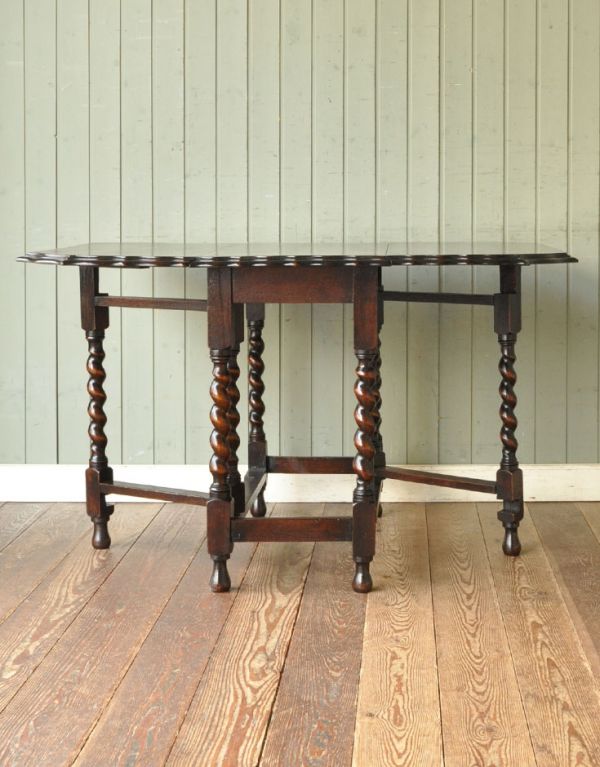 ロイドテーブル　アンティーク家具　英国のツイストのアンティーク家具、ゲートレッグテーブル（伸張式テーブル）。シンプルだけどキレイに見える工夫が感じられるテーブルです。(m-465-f)