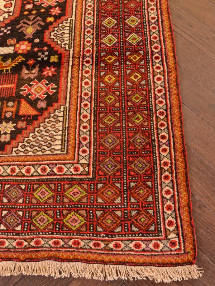 トルコカイセリのおしゃれな絨毯、一点もののビンテージトライバルラグ