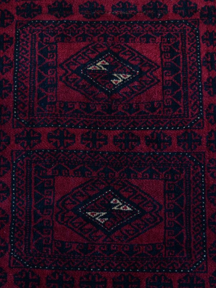 ビンテージのおしゃれな絨毯、トルコバルーチの一点もののトライバルラグ