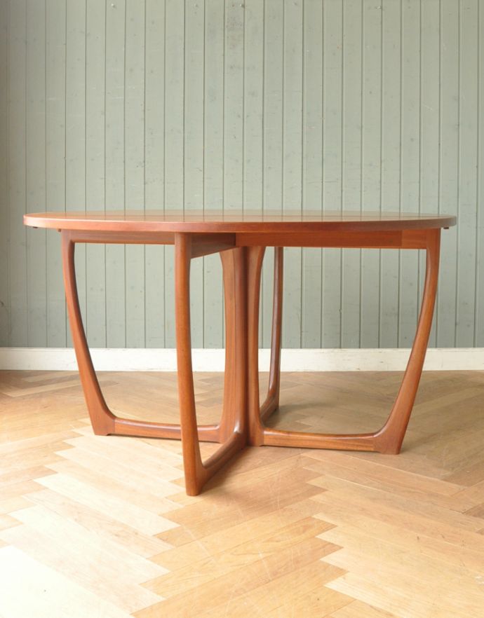ロイドテーブル　アンティーク家具　チーク材のG-planのドロップリーフテーブル、カッコいい北欧テイストのダイニング家具（伸張式）。もちろん常に広げたままの状態でもお使い頂けます。(m-541-f)