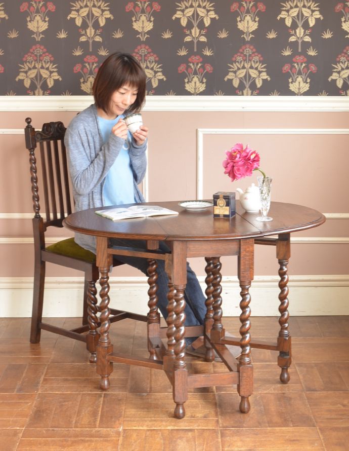 ロイドテーブル　アンティーク家具　英国らしいアンティーク家具、スモールサイズの伸張式のゲートレッグテーブル。テーブルにしてはコンパクトなサイズです。(m-546-f)