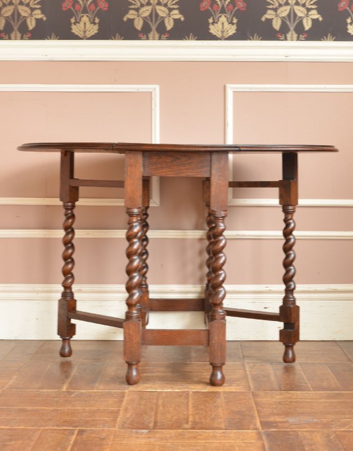 ロイドテーブル　アンティーク家具　英国らしいアンティーク家具、スモールサイズの伸張式のゲートレッグテーブル。常に広げた状態でも十分にご使用頂けます。(m-546-f)