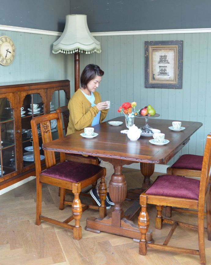 イギリスのアンティーク家具、ブルボーズレッグが素敵なドローリーフ