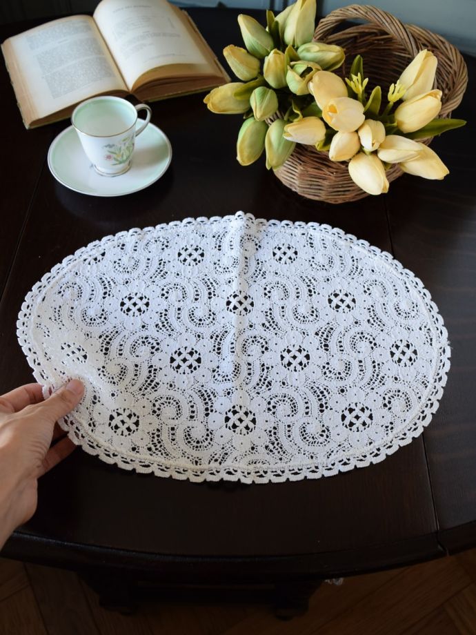 ◇フランスアンティーク｜手刺繍の透かし花ドイリー、オーバル