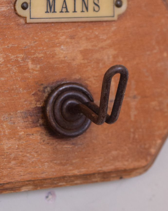 フック・フックボード　アンティーク雑貨　フランスアンティーク雑貨、木製のティータオルハンガー。鍵を掛けて使用しても良いですね。(m-580-f)