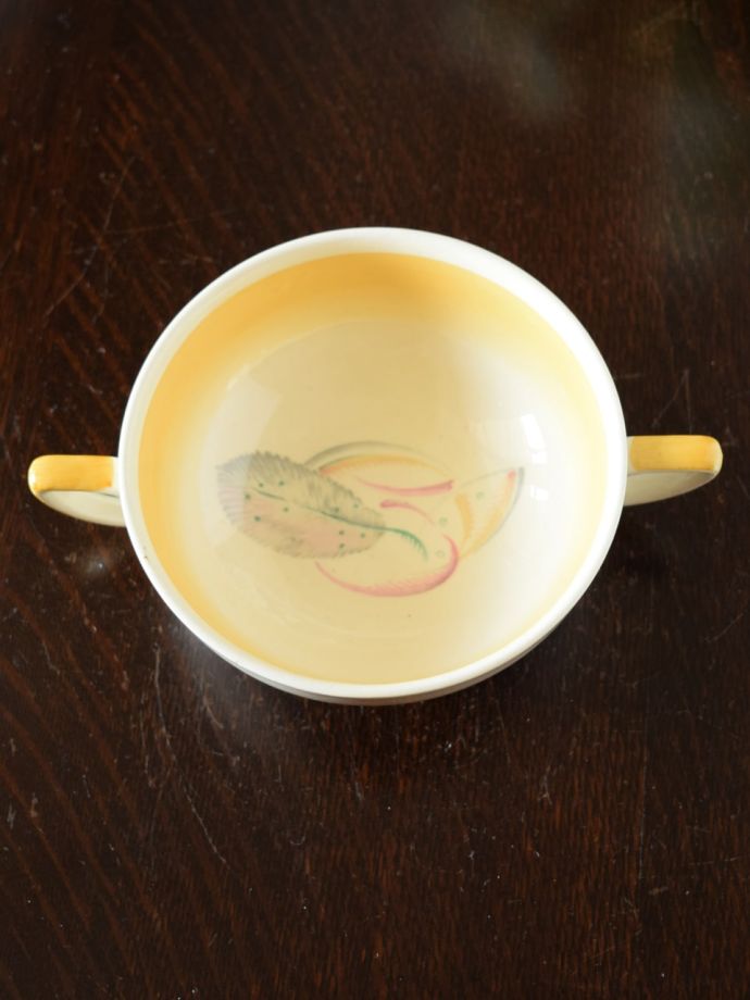 スージークーパー（Susie Cooper）のビンテージ食器、グレイリーフスープカップ