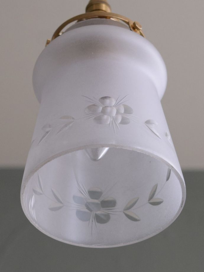 イギリスのアンティーク照明、お花の模様のアンティークペンダント 