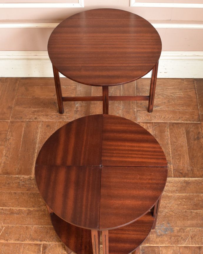アンティークのテーブル　アンティーク家具　５つのテーブルがセットになったネストテーブル、木目が美しい英国アンティーク家具。天板です。(m-587-f)