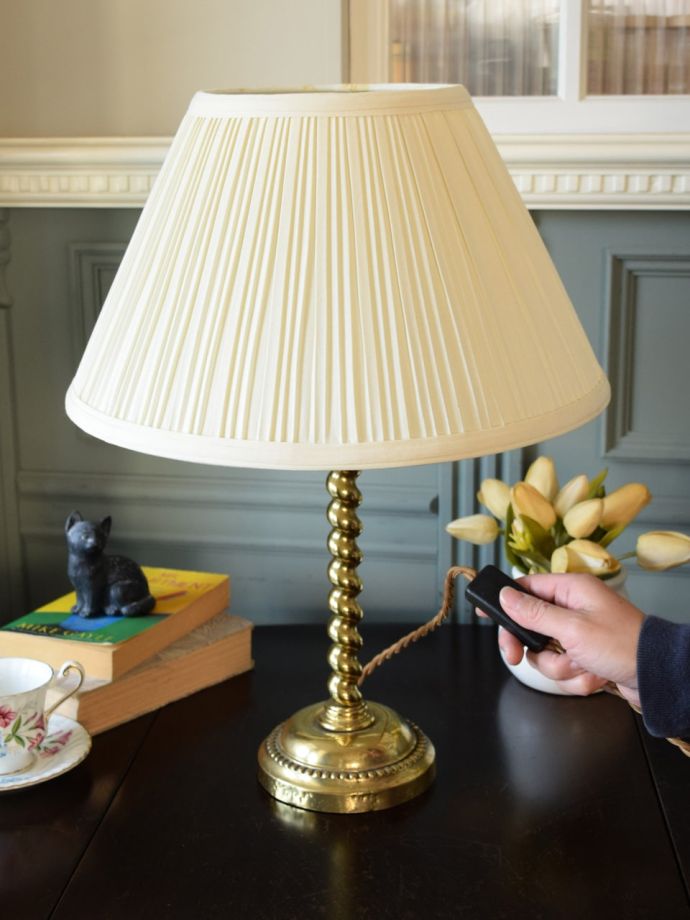 アンティークのおしゃれなテーブルランプ、シェード付きの照明(E17シャンデリア球付き)