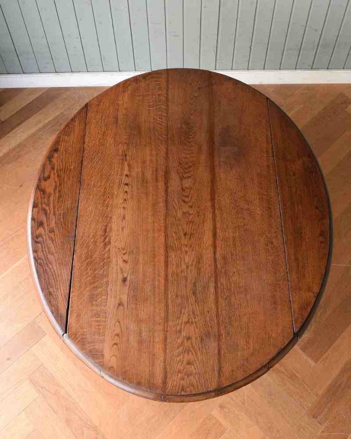 アンティークのテーブル　アンティーク家具　使い方に合わせて大きさが変えられる便利なアンティーク家具、オーク材のドロップリーフテーブル(バタフライテーブル)。天板の修復には自信があります。(m-613-f)