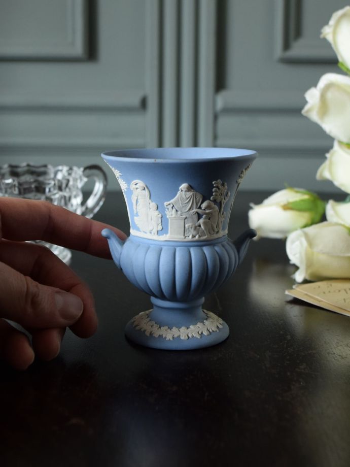 ウェッジウッド（Wedgwood）のジャスパーウェア、ペールブルー色の