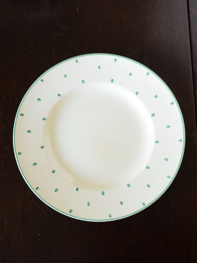 スージークーパーのおしゃれなアンティークお皿、ポルカドット（グリーン）のディナープレート