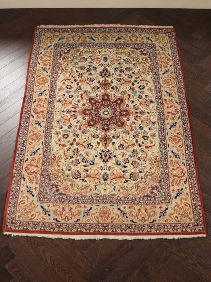 イスファンの美しいペルシャ絨毯、ウールとシルクの美しいビンテージ絨毯(m-6396-z)｜アンティーク雑貨