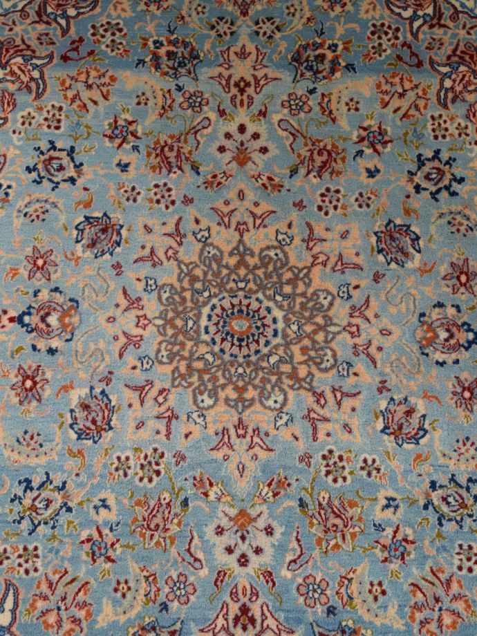 ウールとシルクの美しいペルシャ絨毯、イスファンの美しいビンテージ 