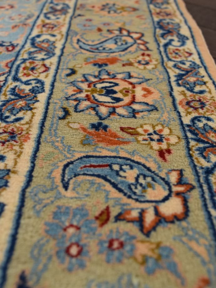 ウールとシルクの美しいペルシャ絨毯、イスファンの美しいビンテージ