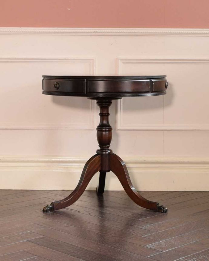 アンティークのテーブル　アンティーク家具　引き出し付きのドラムテーブル、英国輸入のアンティークの家具。クルッと回転。(m-651-f)