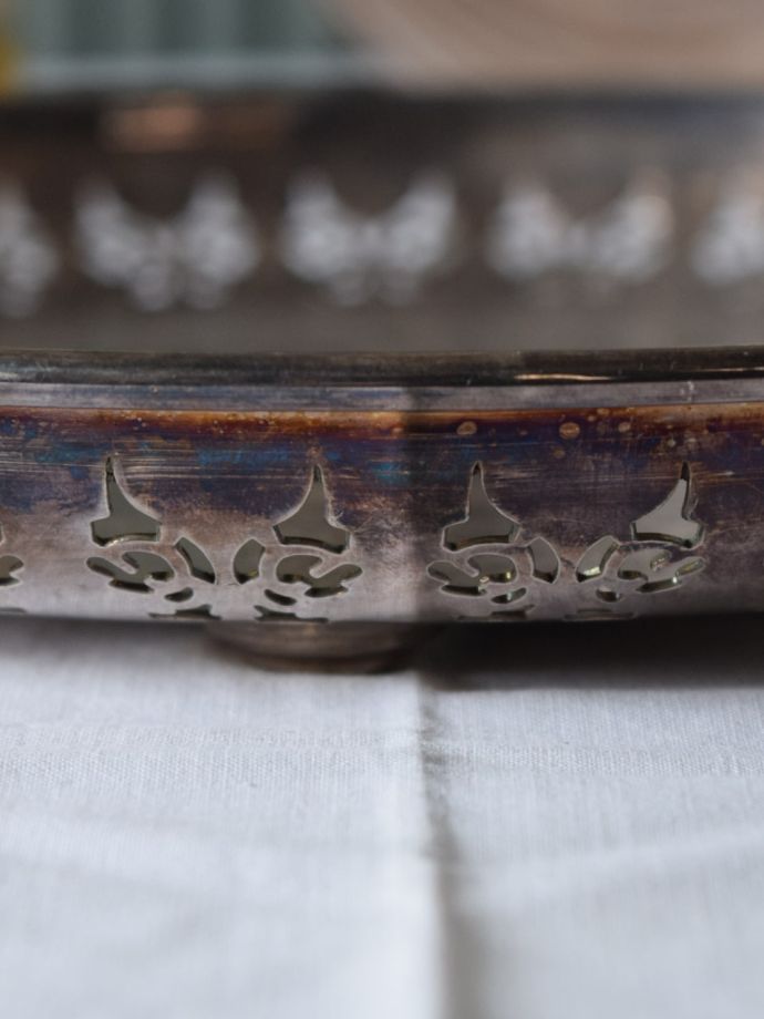 英国のアンティークシルバーの美しい器、透かし彫りの美しいシルバー 