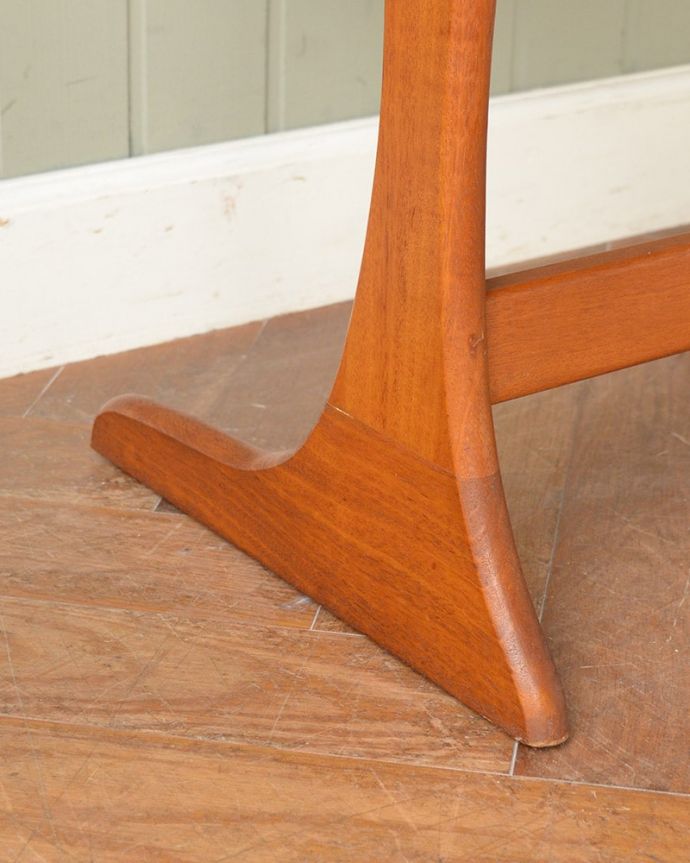 G-PLANのテーブルの足