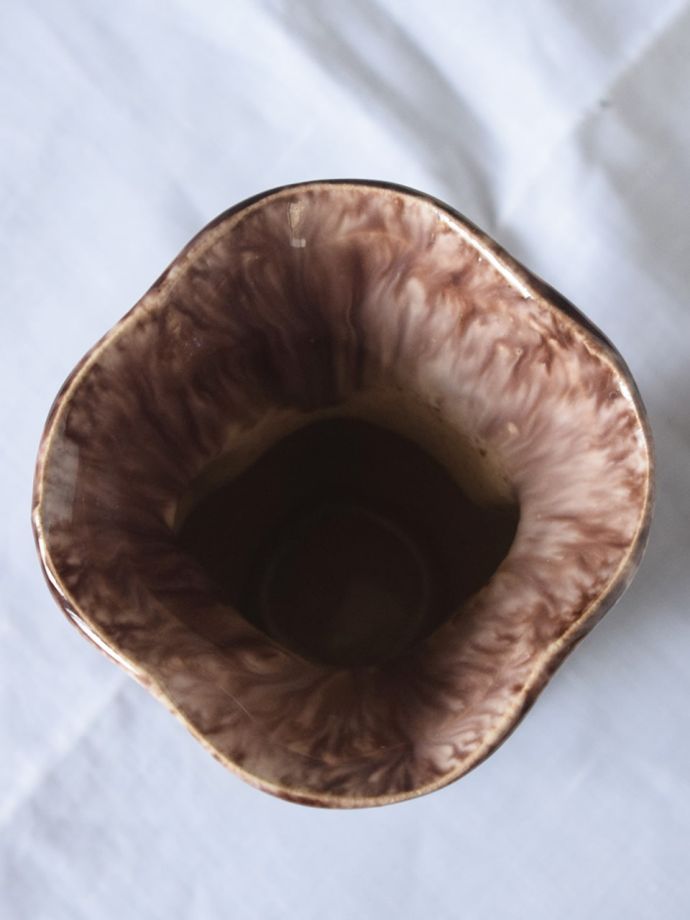 Jasba ビンテージ 陶器 花瓶 レリーフ模様 赤×黒 フラワーベース Amazon.co.jp: フラワーベース唐草柄ビンテージ花瓶、中国風