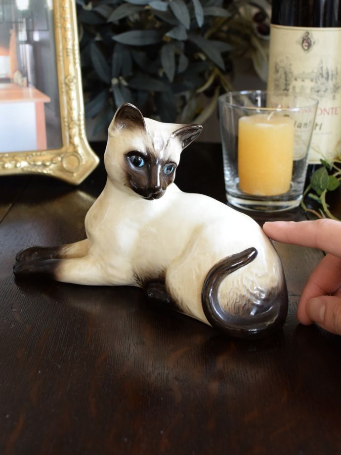 ロイヤルドルトン（ROYAL DOULTON）のビンテージ陶磁器、シャムネコ（siamese cat）のフィギュリン