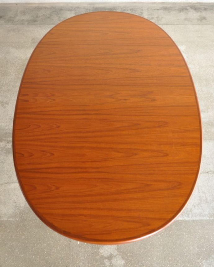 アンティークのテーブル　アンティーク家具　G-PLAN　オーバルテーブル　上から見るとこんな形天板を足す前はこんな形です。(m-695-f)