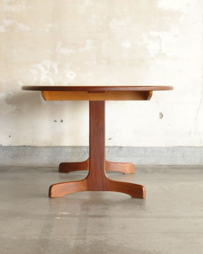 アンティークのテーブル　アンティーク家具　G-PLAN　オーバルテーブル　こちら側も、もちろんキレイです。(m-695-f)